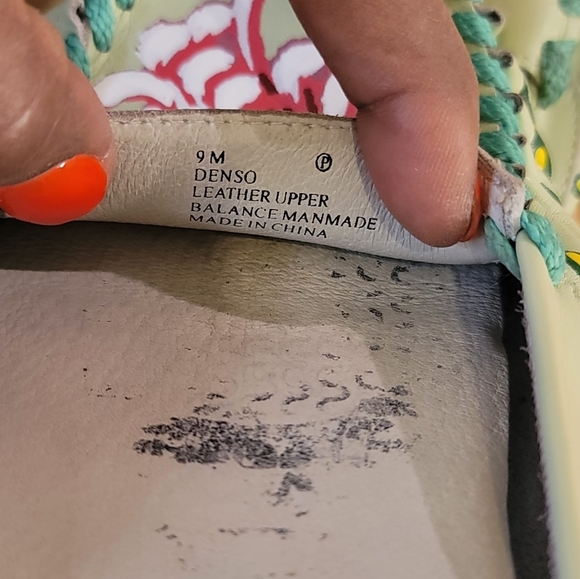 Kenzie flats size 9. Leather w/floral print. Mint green, pink, white, yellow - Picture 6 of 6